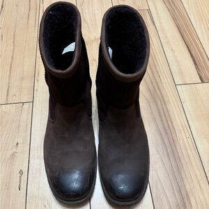 UGG Men's Dark Brown Leather Boots